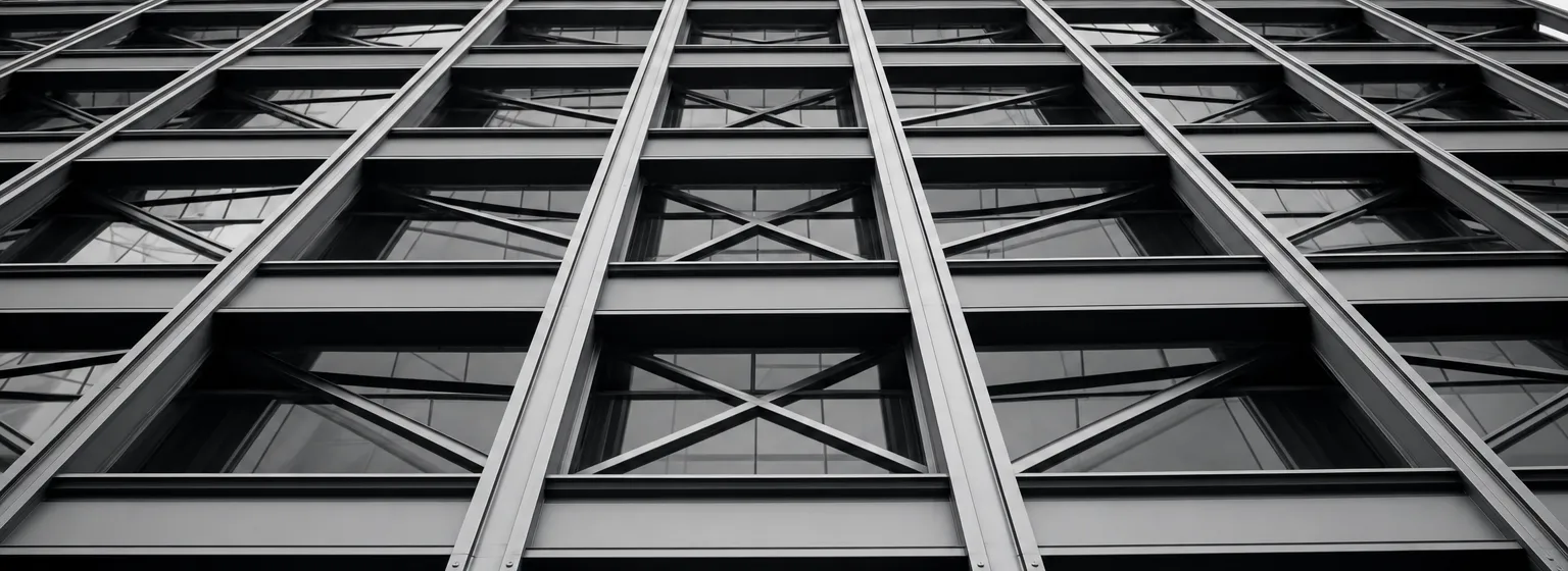 Clear structural boundaries and interfaces