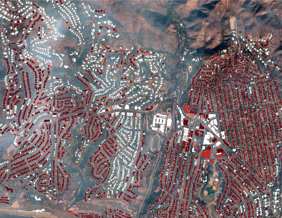 Real-time satellite monitoring of natural disasters